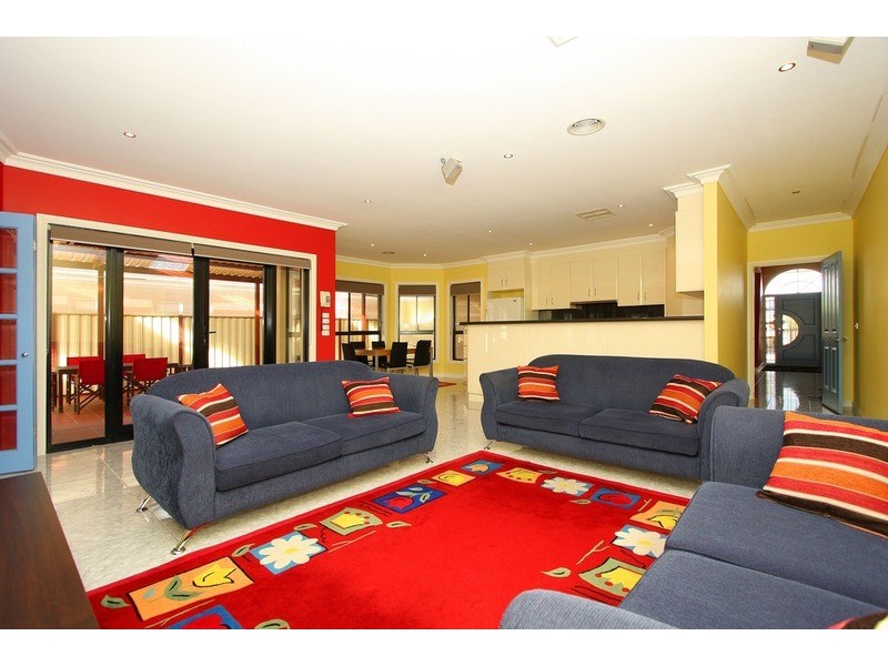 14 Sullivan Road, Cairnlea VIC 3023