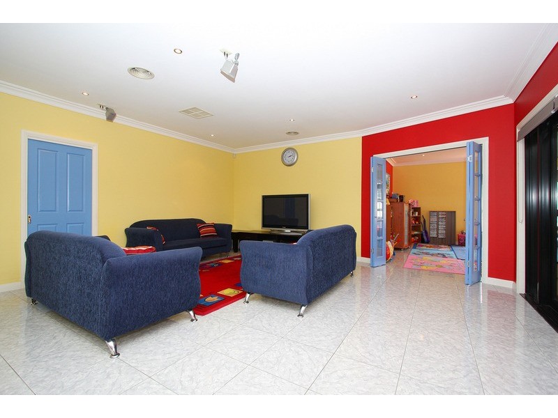 14 Sullivan Road, Cairnlea VIC 3023