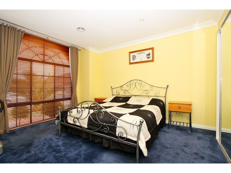 14 Sullivan Road, Cairnlea VIC 3023