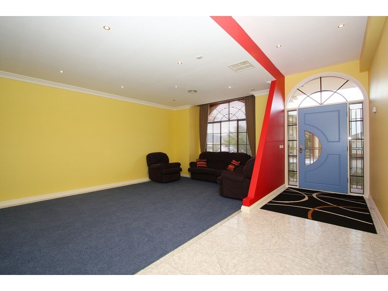 14 Sullivan Road, Cairnlea VIC 3023