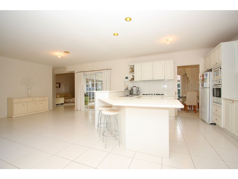 47 Verona Drive, Taylors Lakes VIC 3038