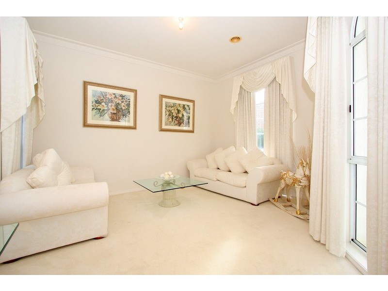 47 Verona Drive, Taylors Lakes VIC 3038