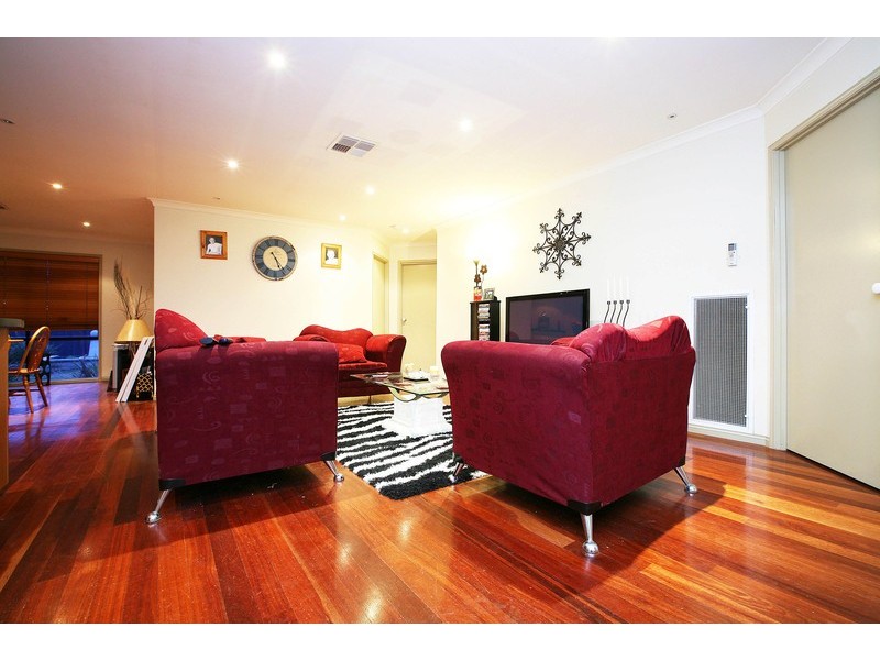 15 Church Avenue, Taylors Hill VIC 3037