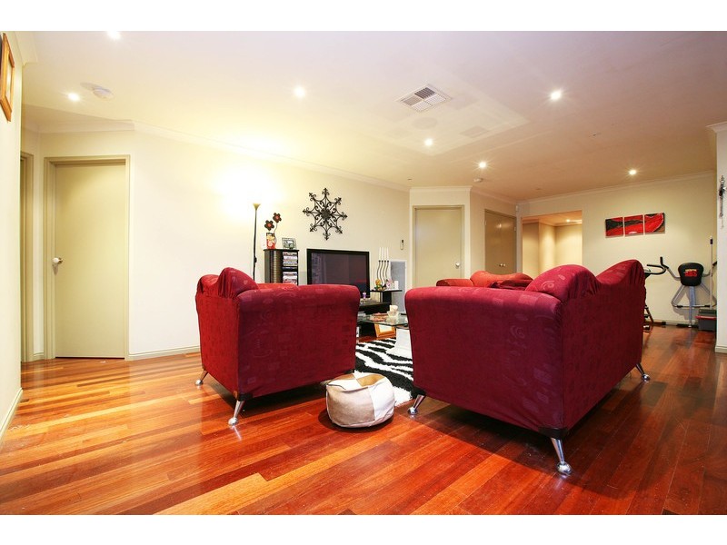 15 Church Avenue, Taylors Hill VIC 3037