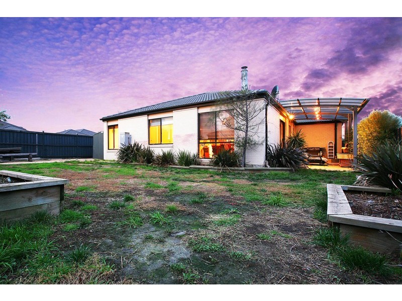 15 Church Avenue, Taylors Hill VIC 3037