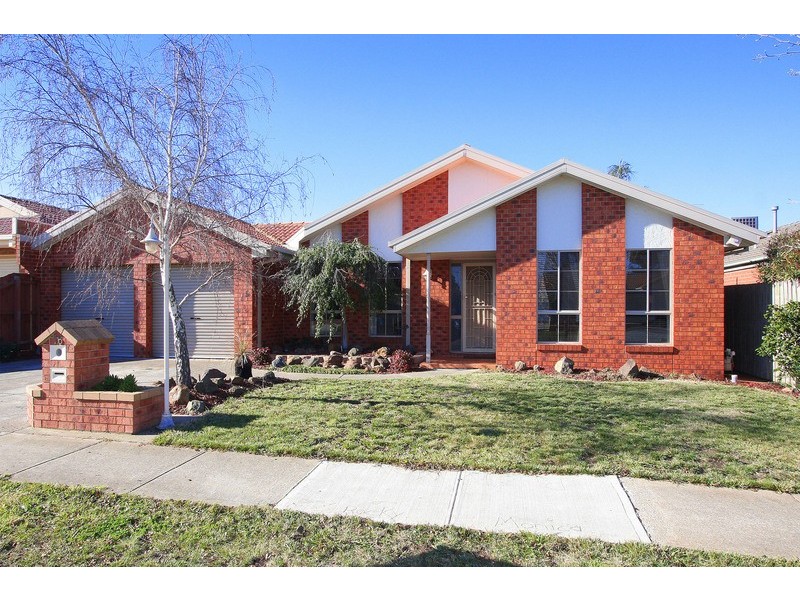 16 Sainsbury Avenue, Hillside VIC 3037