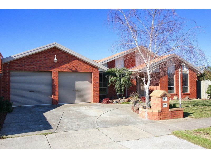16 Sainsbury Avenue, Hillside VIC 3037