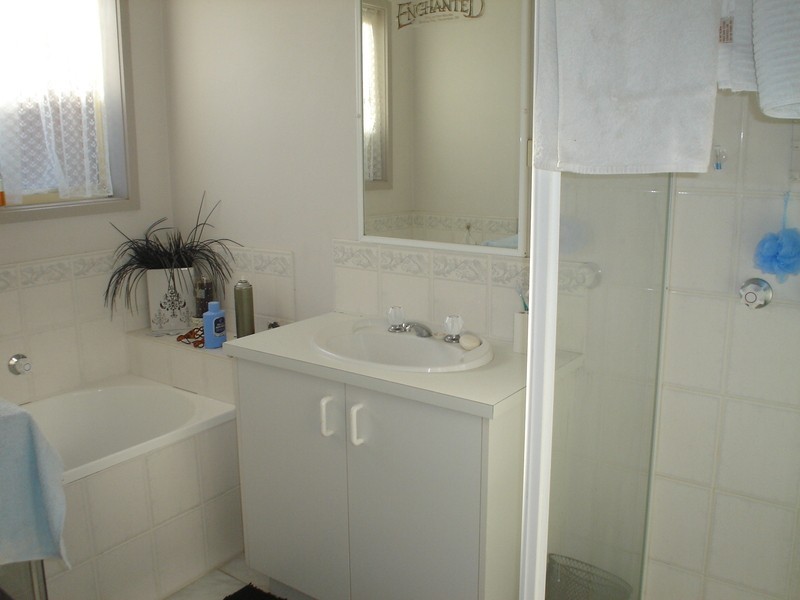 11 Sainsbury Avenue, Sydenham VIC 3037