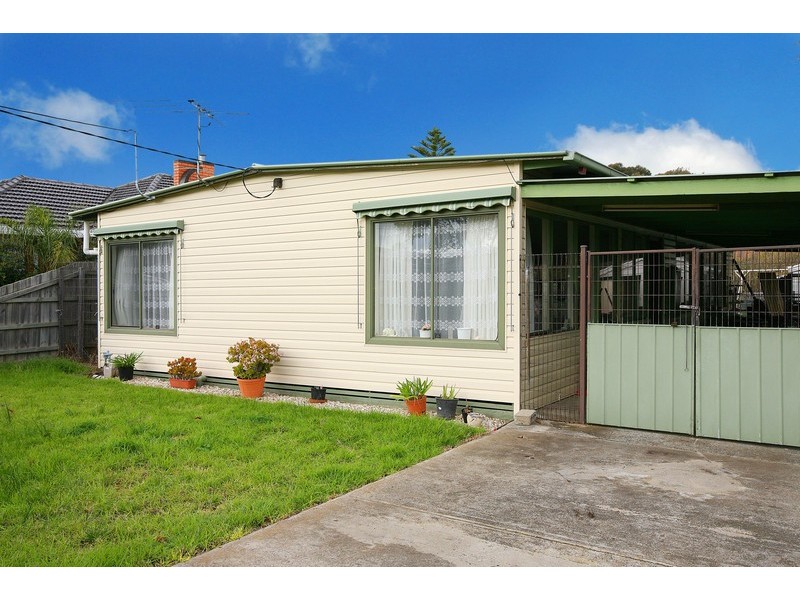 76 Errington Road, St Albans VIC 3021