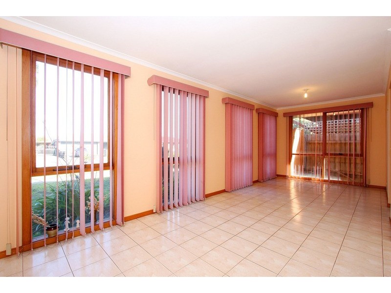 20 Paraburdoo Lane, Kings Park VIC 3021