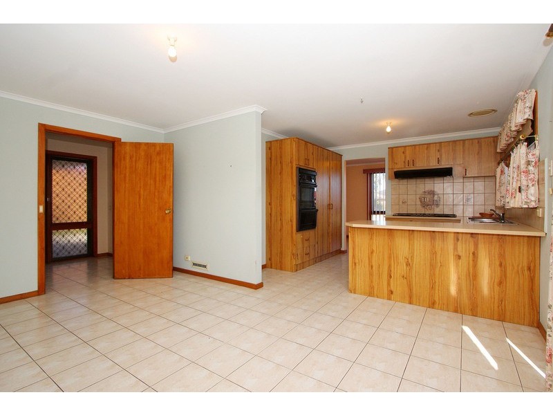 20 Paraburdoo Lane, Kings Park VIC 3021