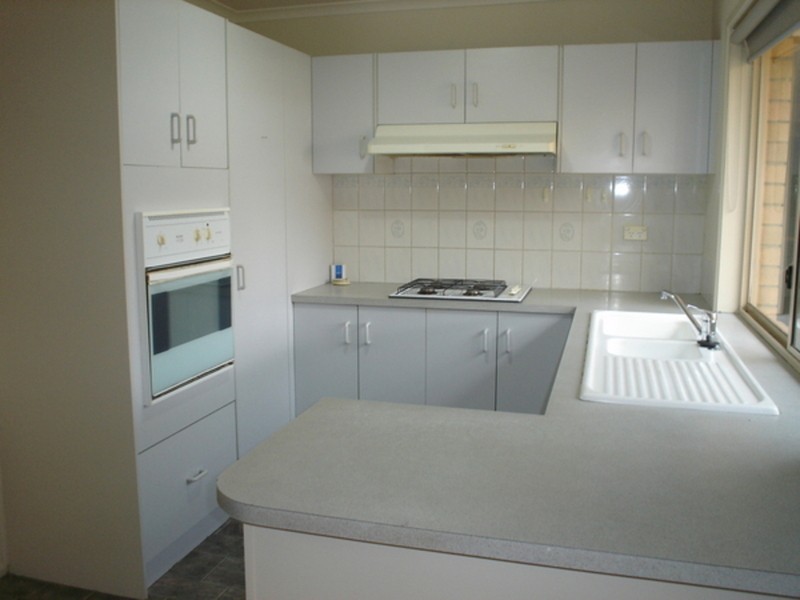 70 Saronvale Crescent, Hillside VIC 3037