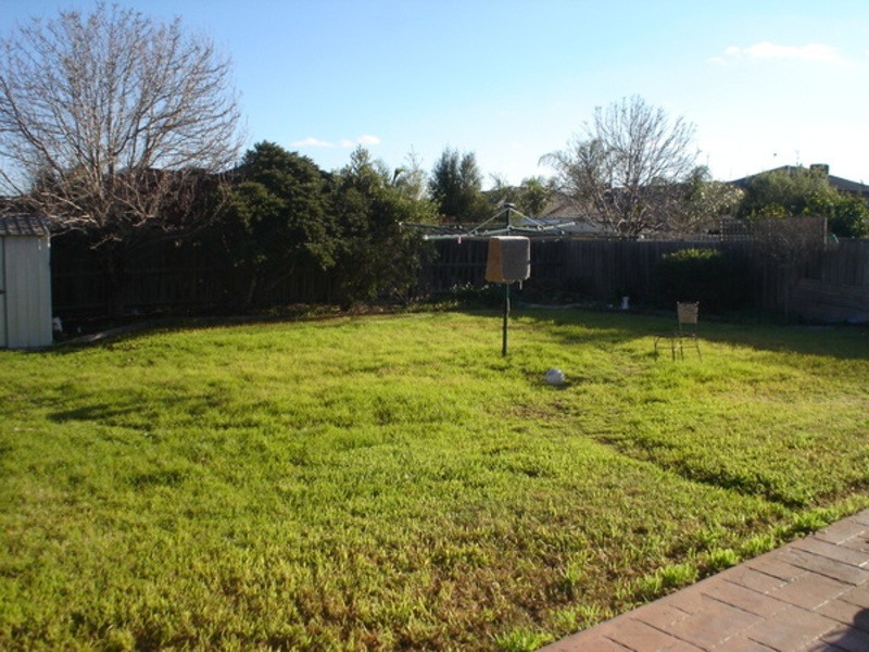 11 Sainsbury Avenue, Sydenham VIC 3037