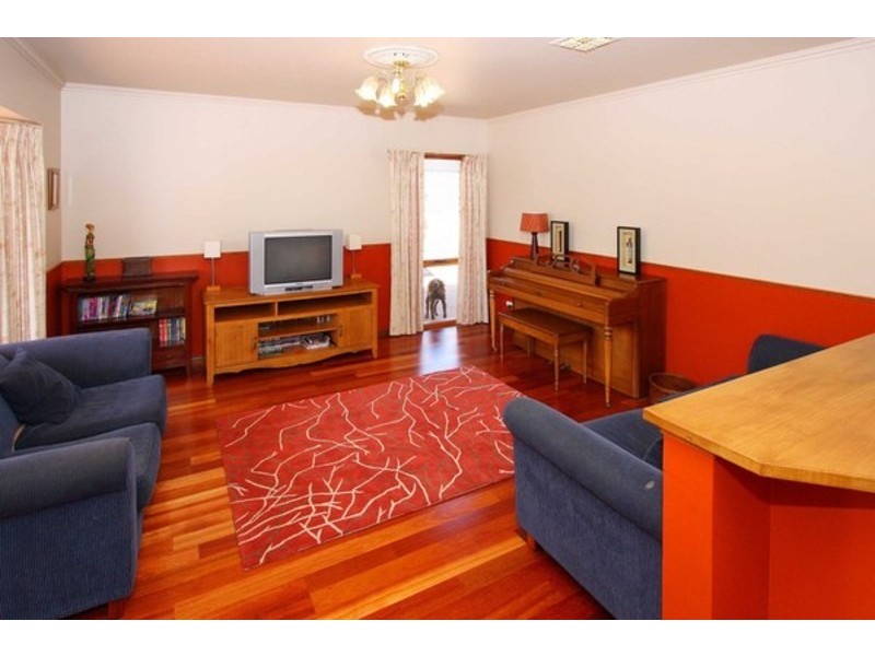 14 Doran Walk, Delahey VIC 3037