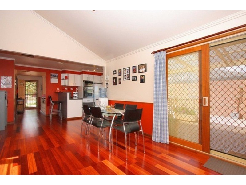 14 Doran Walk, Delahey VIC 3037