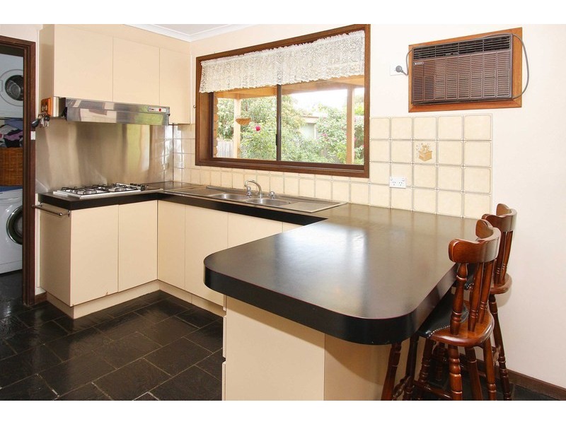 11 Cocoparra Crescent, Taylors Lakes VIC 3038