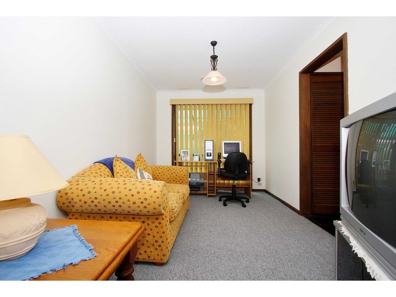 11 Cocoparra Crescent, Taylors Lakes VIC 3038