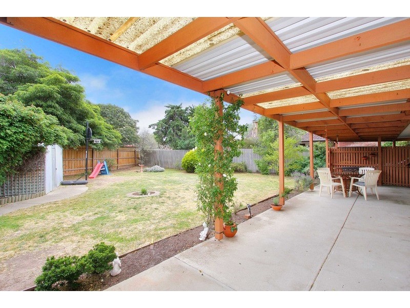 11 Cocoparra Crescent, Taylors Lakes VIC 3038