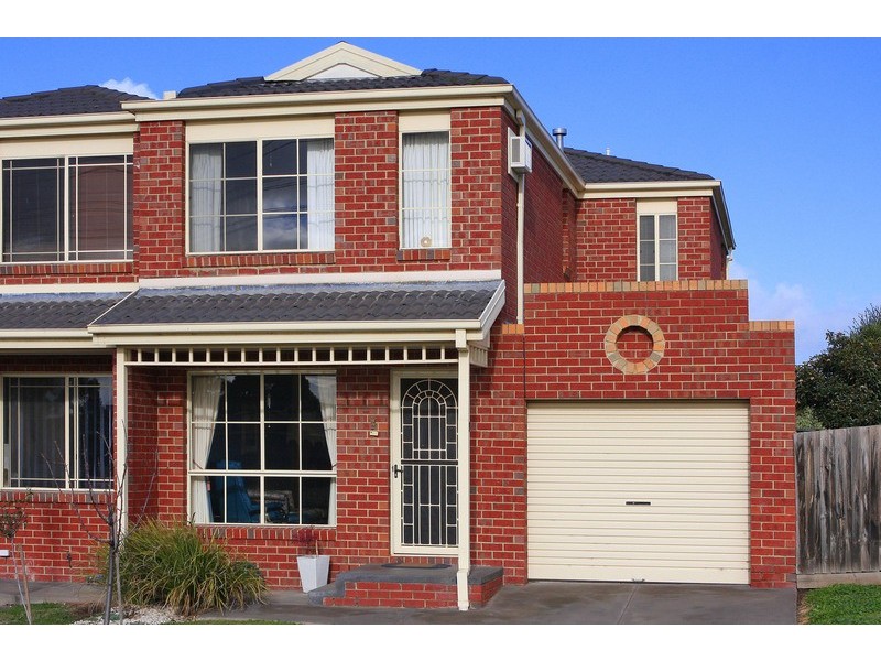 8 Village Avenue, Taylors Lakes VIC 3038