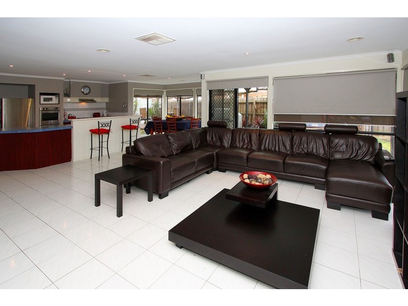 10 Hillview Court, Hillside VIC 3037