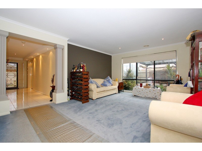 10 Hillview Court, Hillside VIC 3037