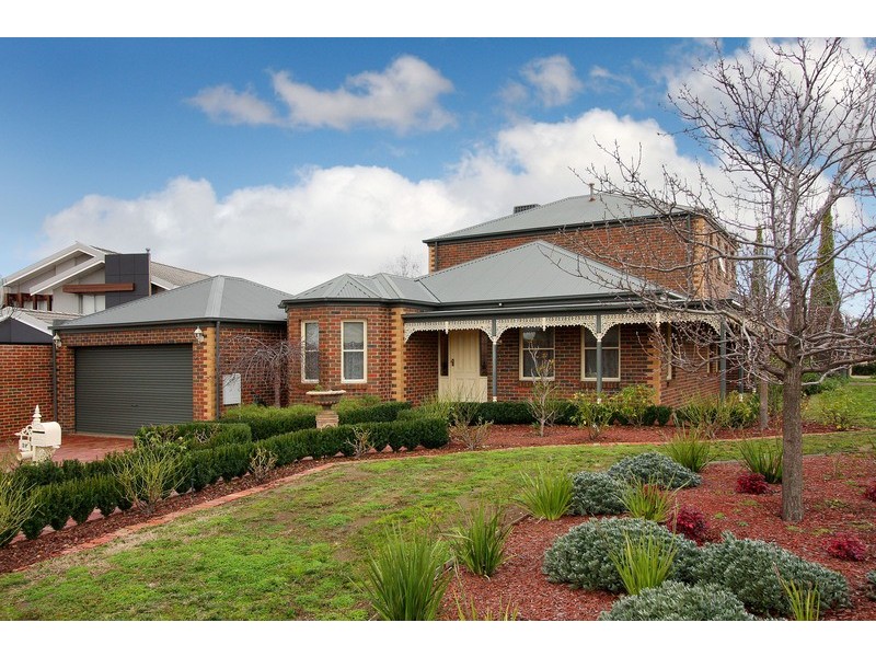 28 Reed Crescent, Taylors Lakes VIC 3038