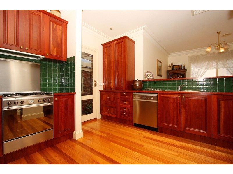 28 Reed Crescent, Taylors Lakes VIC 3038