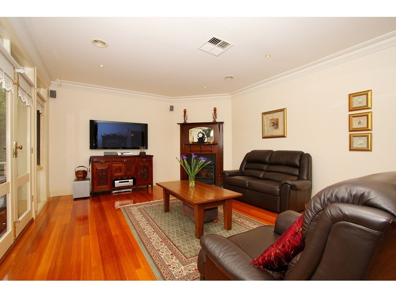 28 Reed Crescent, Taylors Lakes VIC 3038