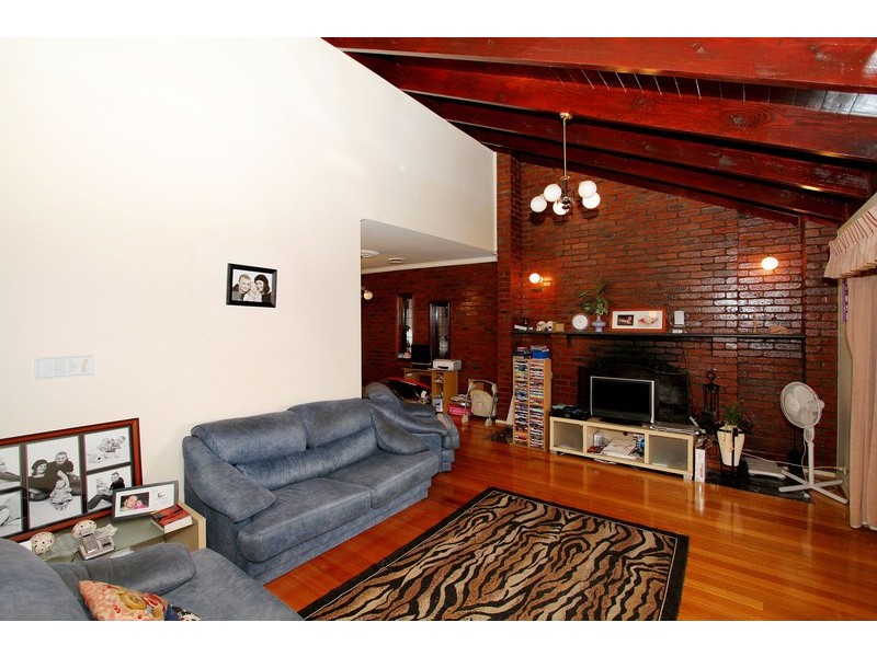 79 Chichester Drive, Taylors Lakes VIC 3038