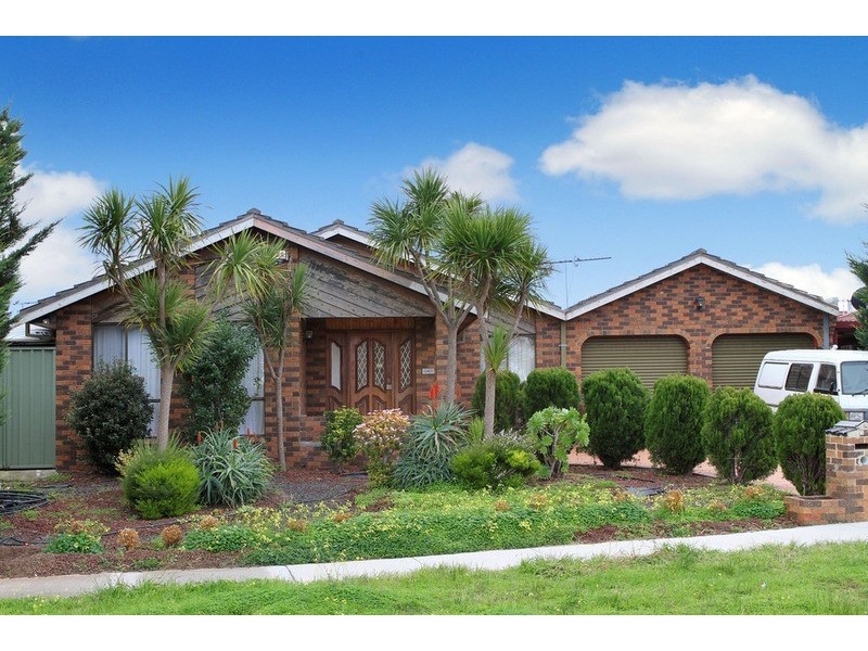 36 Parmelia Drive, Taylors Lakes VIC 3038