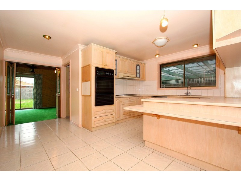 36 Parmelia Drive, Taylors Lakes VIC 3038