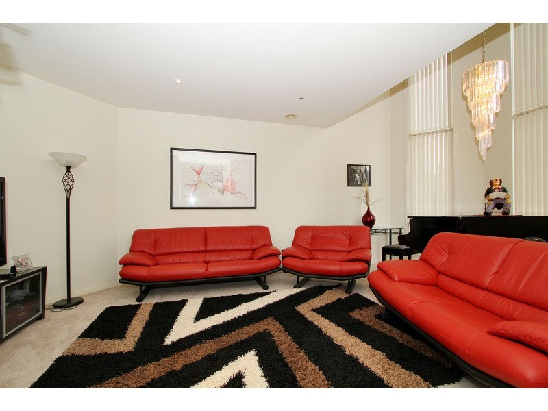 2 Macdonell Court, Taylors Lakes VIC 3038