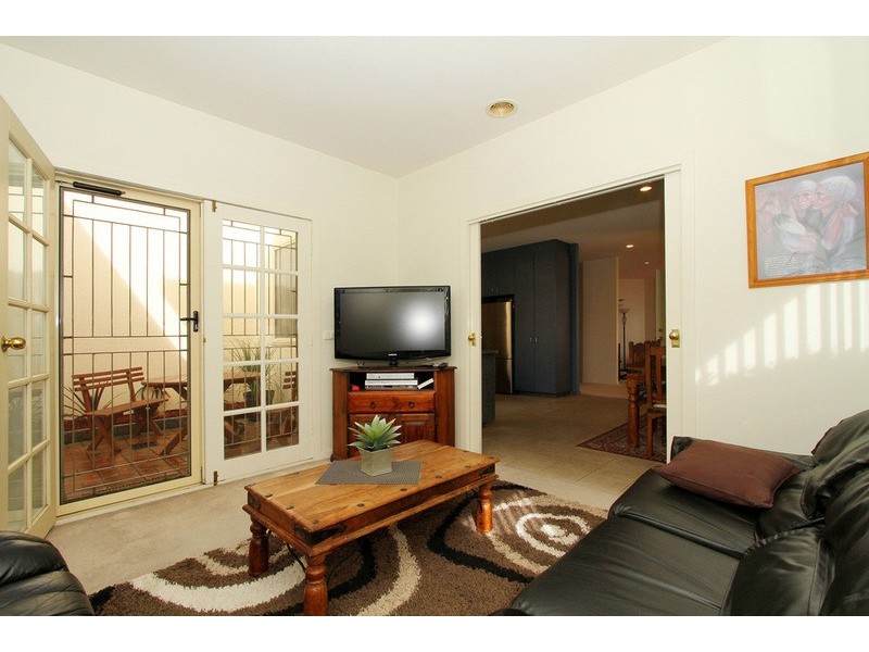 2 Macdonell Court, Taylors Lakes VIC 3038