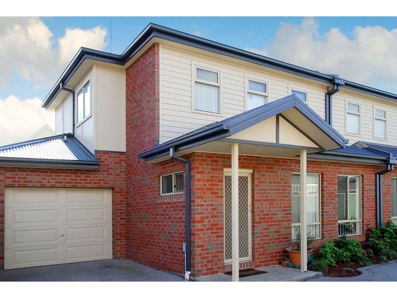 2/12 Buckingham Street, Sydenham VIC 3037