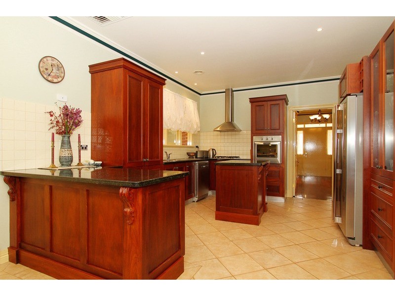 5 Braddon Court, Hillside VIC 3037