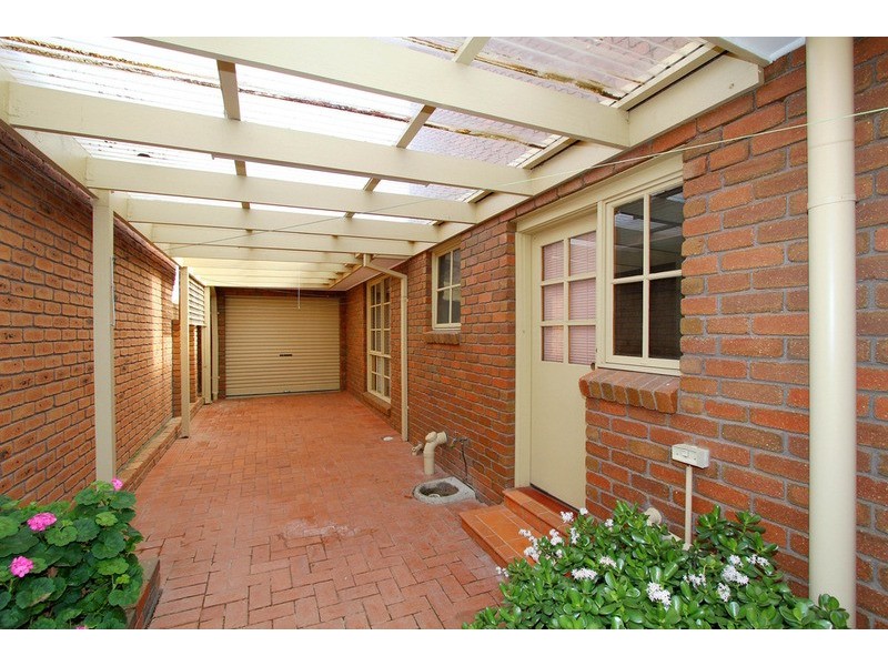 5 Jonathon Court, Taylors Lakes VIC 3038