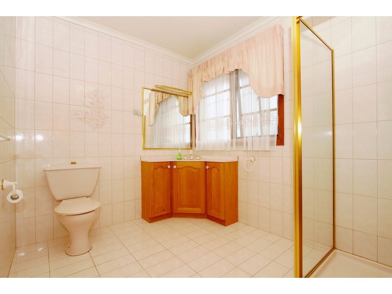 5 Jonathon Court, Taylors Lakes VIC 3038