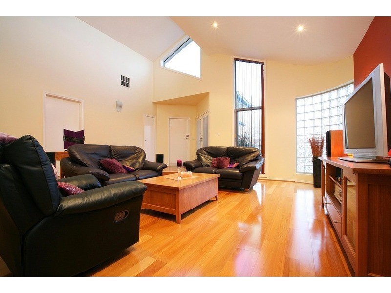 20 Admirals Crescent, Taylors Lakes VIC 3038
