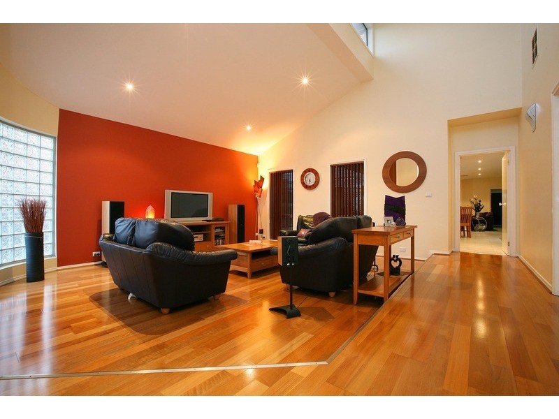 20 Admirals Crescent, Taylors Lakes VIC 3038