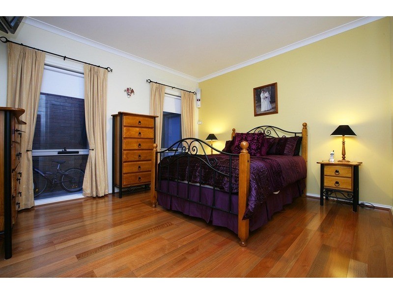 20 Admirals Crescent, Taylors Lakes VIC 3038