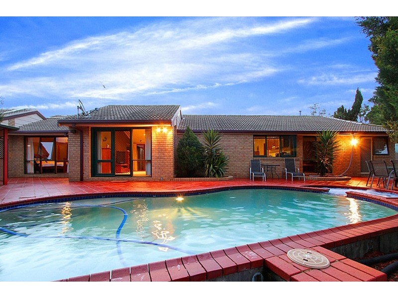 8 Rodmar Close, Hillside VIC 3037