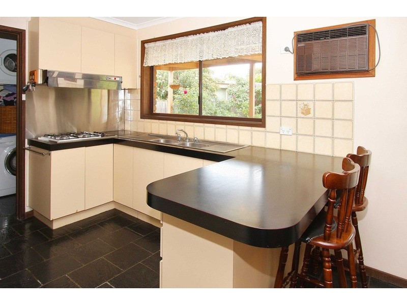 11 Cocoparra Crescent, Taylors Lakes VIC 3038