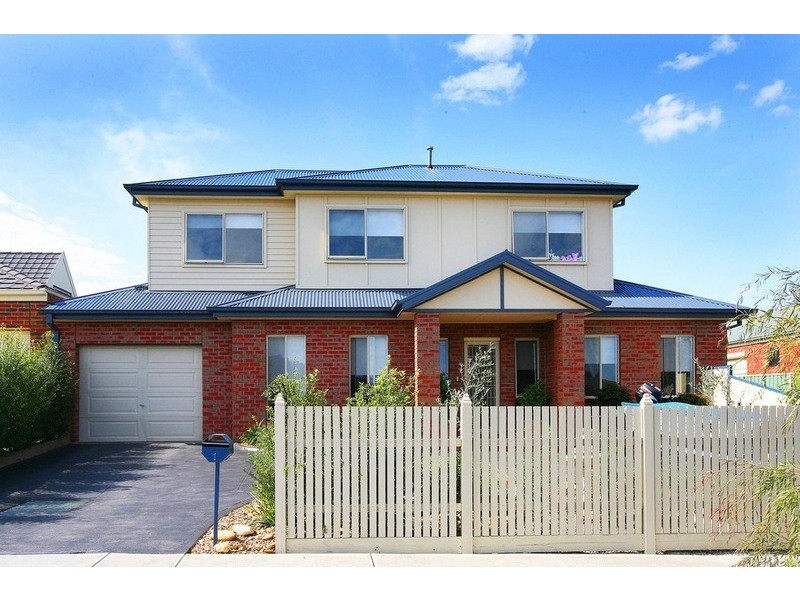 1/12 Buckingham Street, Sydenham VIC 3037