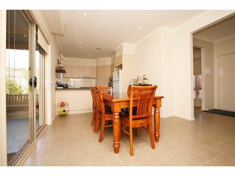1/12 Buckingham Street, Sydenham VIC 3037