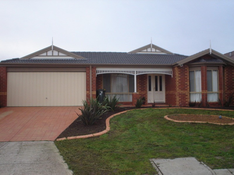 4 Flame Close, Delahey VIC 3037