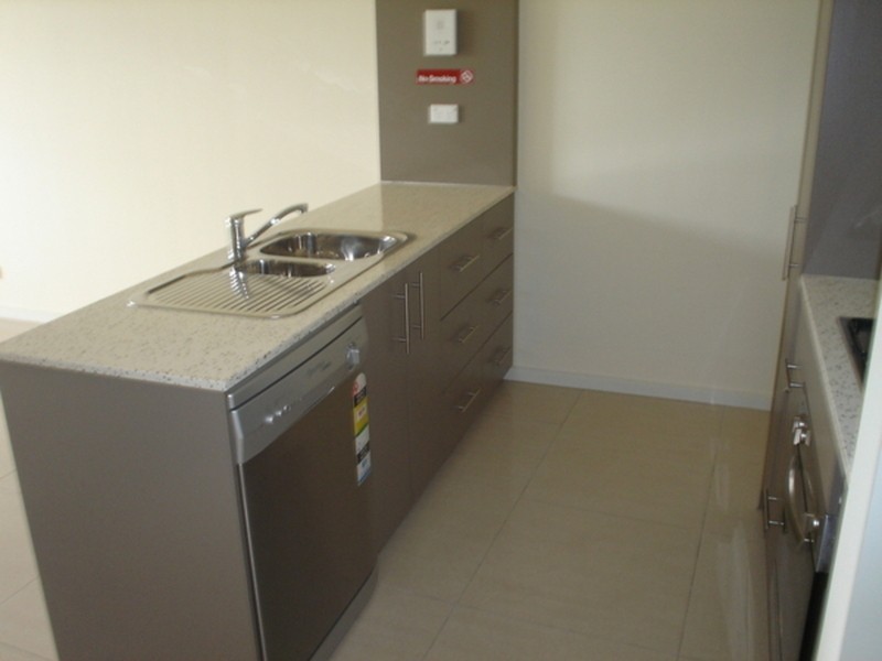 22/30 East Esplanade, St Albans VIC 3021