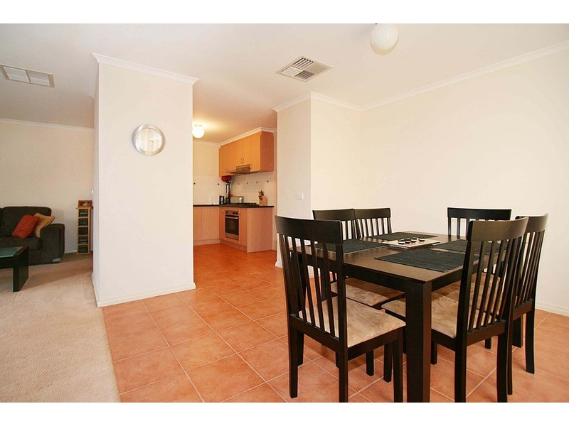 1/14  Aneta Avenue, Hillside VIC 3037