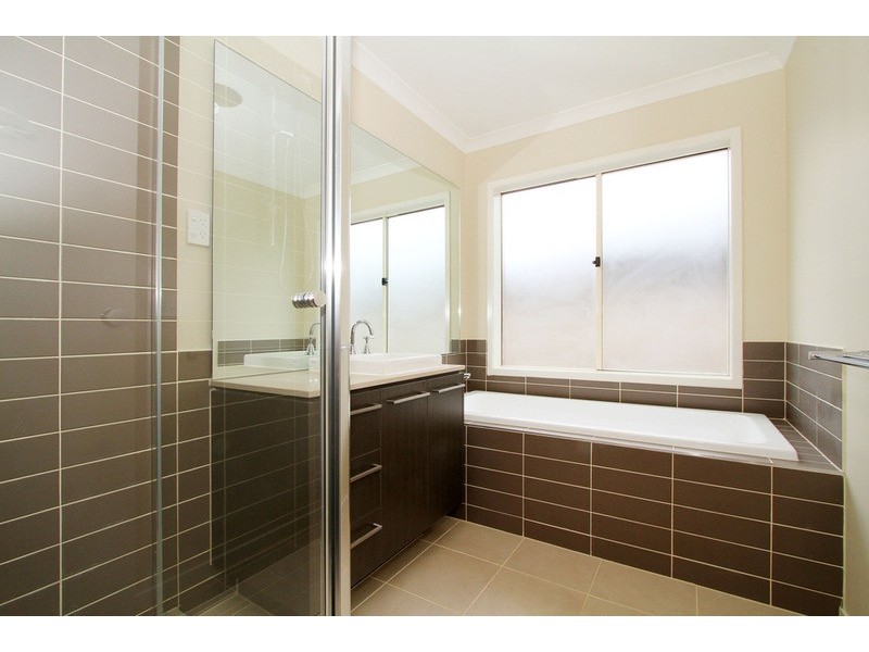 5 Nevis Place, Taylors Hill VIC 3037