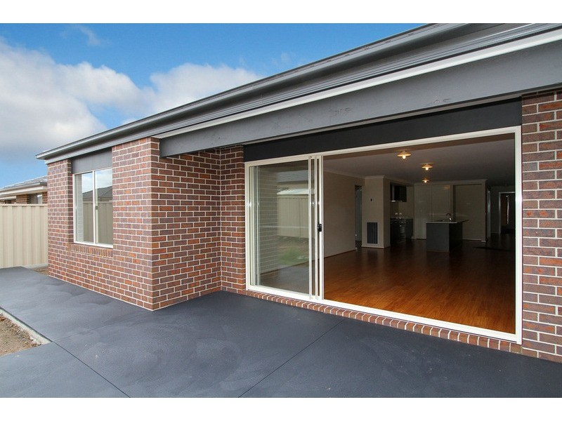 5 Nevis Place, Taylors Hill VIC 3037