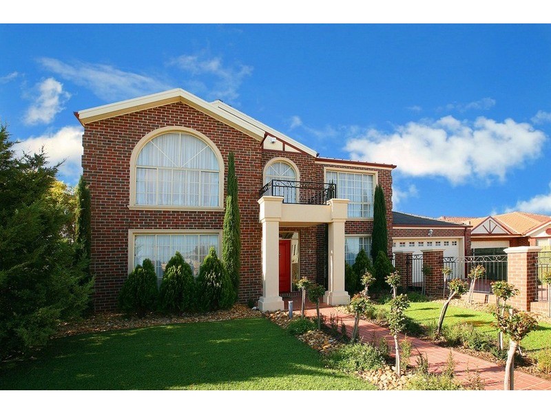 82 Wellesley Drive, Taylors Lakes VIC 3038